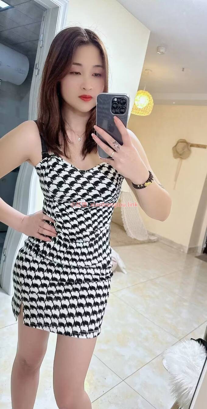 200246n4xuaxeu4hye939q.jpg